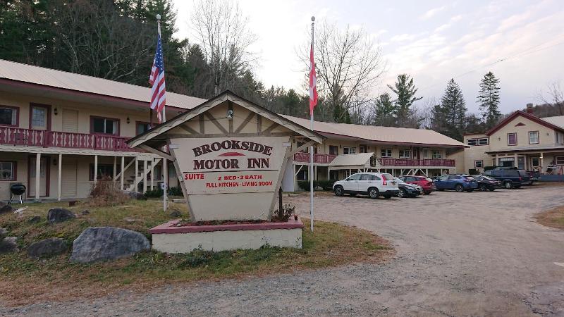Brookside Motor Inn image