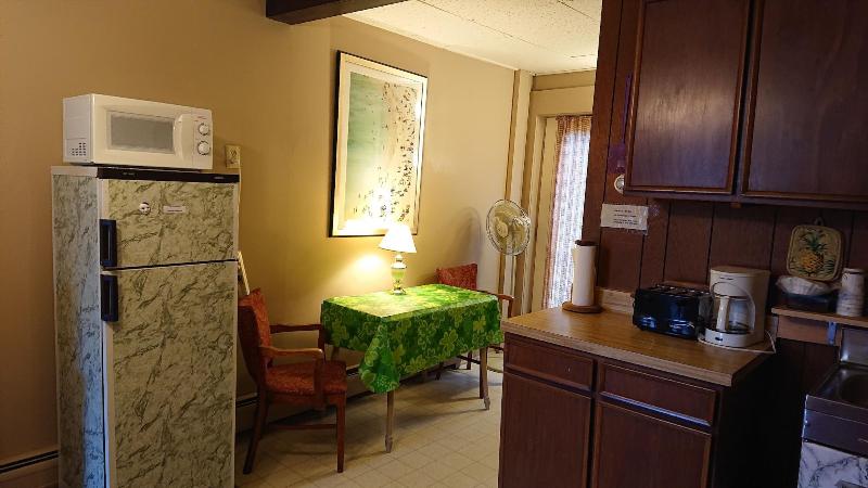 Brookside Motor Inn image