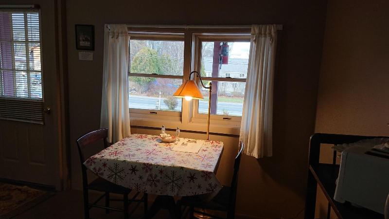 Brookside Motor Inn image