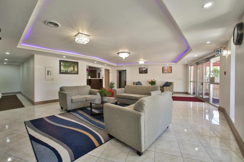 King Hotel image