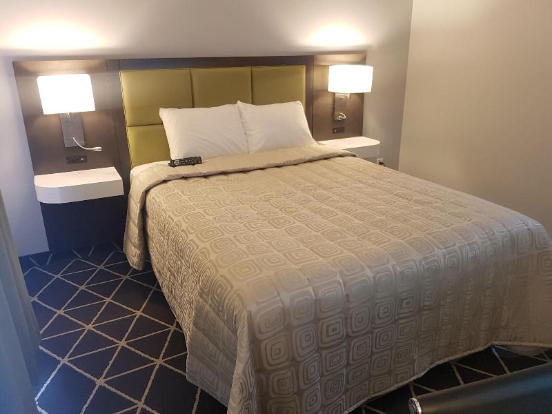 King Hotel image