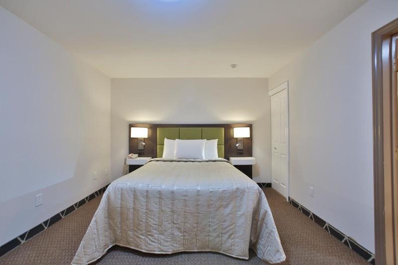 King Hotel image