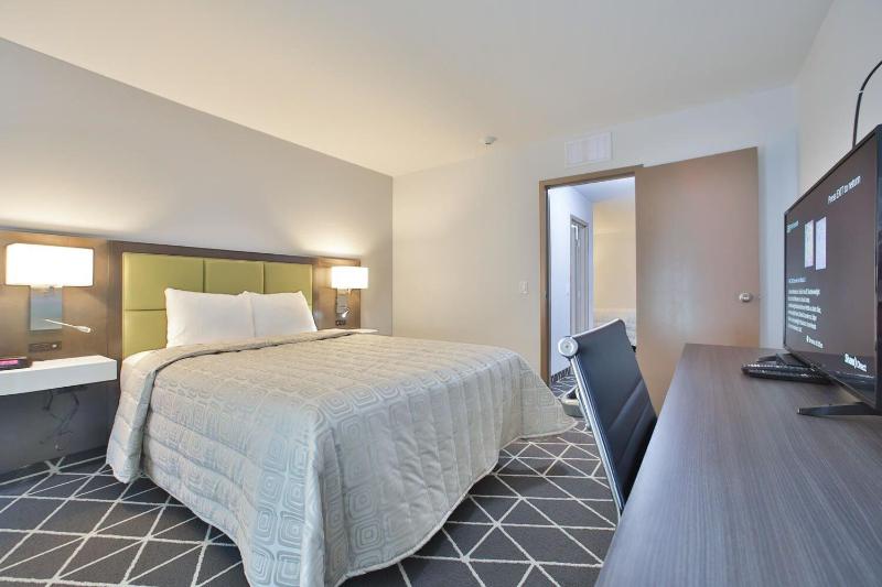 King Hotel image