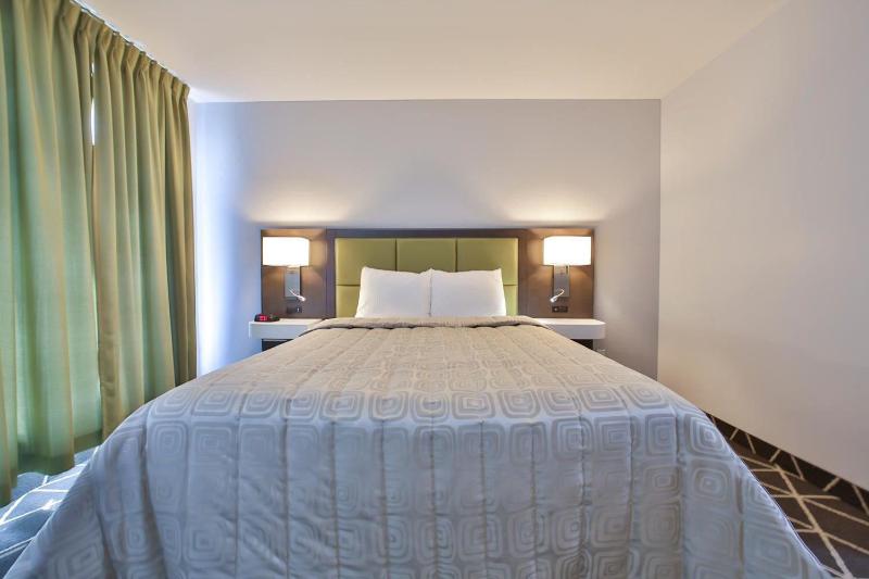 King Hotel image