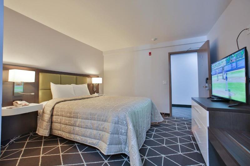 King Hotel image