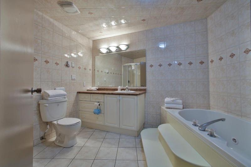 King Hotel image