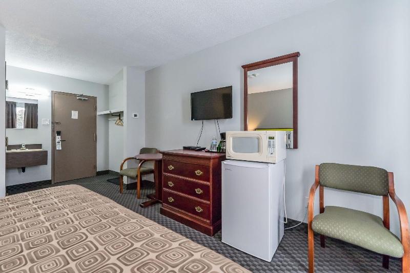 King Hotel image