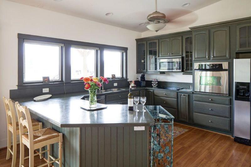 The Farmhouse At Veritas image