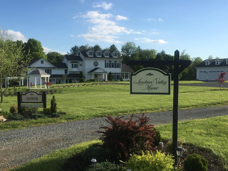 Loudoun Valley Manor image