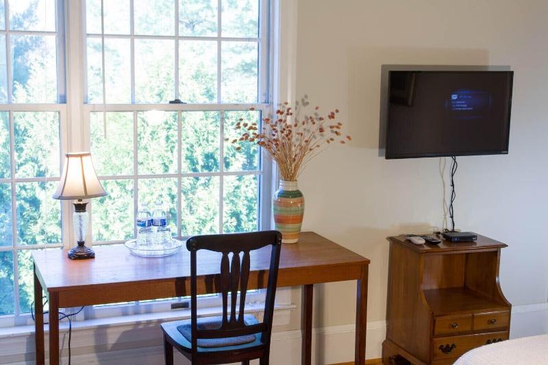 Loudoun Valley Manor image