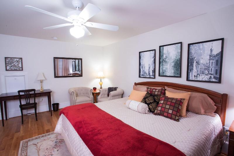 Loudoun Valley Manor image