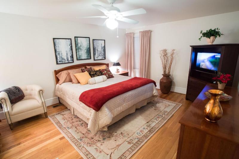 Loudoun Valley Manor image