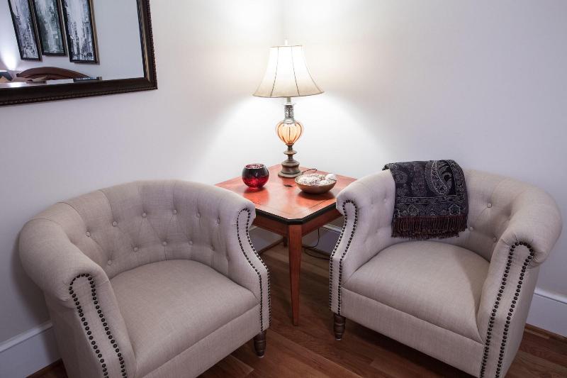 Loudoun Valley Manor image