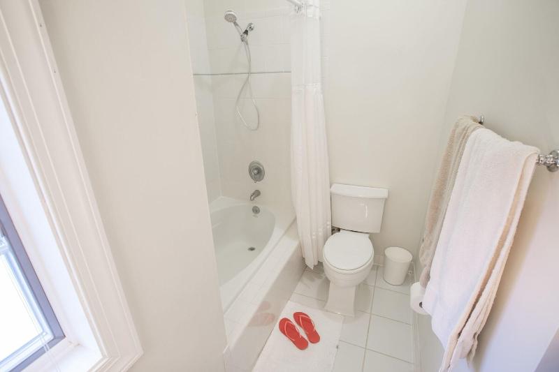 Loudoun Valley Manor image