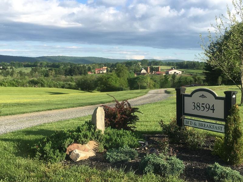 Loudoun Valley Manor image