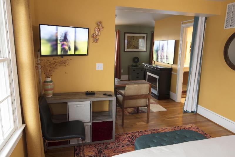 Loudoun Valley Manor image
