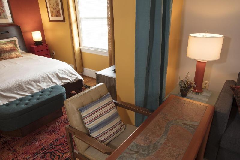 Loudoun Valley Manor image