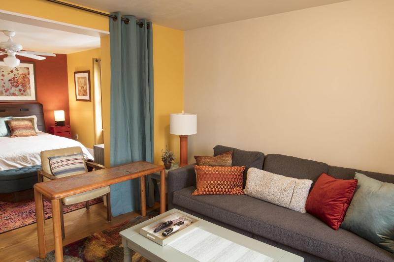 Loudoun Valley Manor image