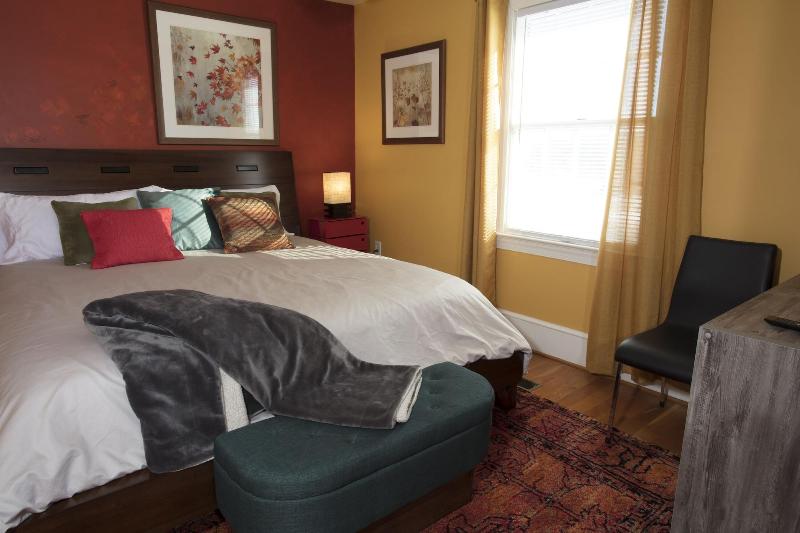 Loudoun Valley Manor image