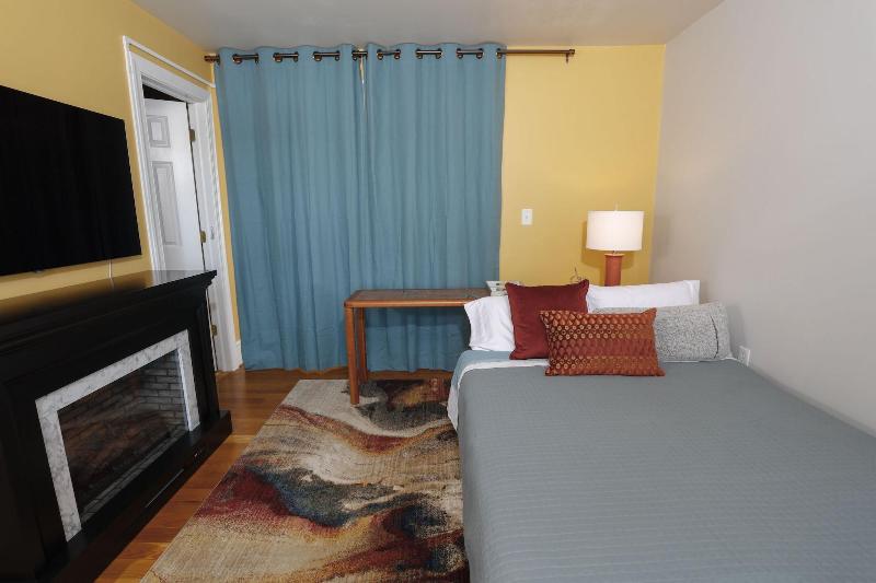 Loudoun Valley Manor image