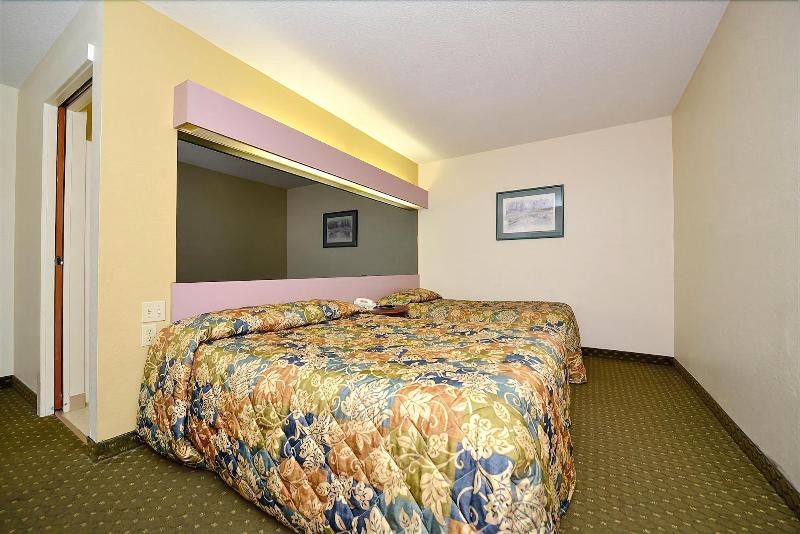 Travelers Inn image