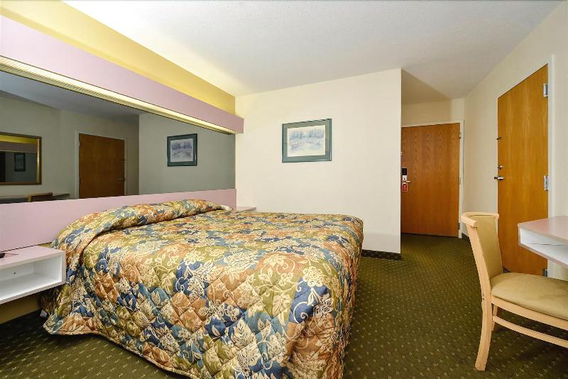 Travelers Inn image