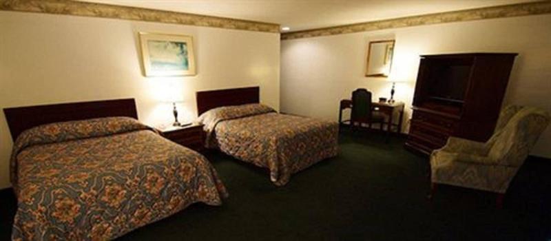 Travelers Inn image