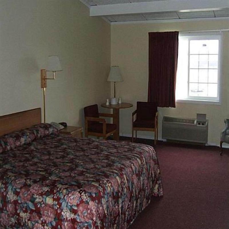 Travelers Inn image