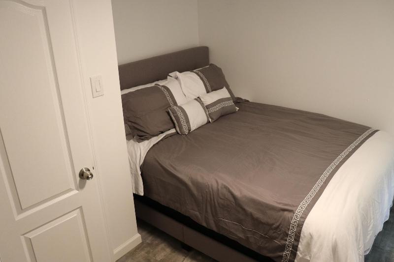 Reynolds House Inn & Motel image