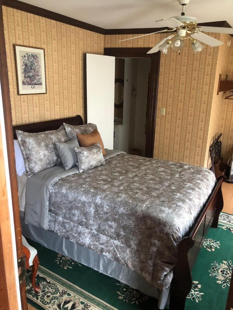 Reynolds House Inn & Motel image