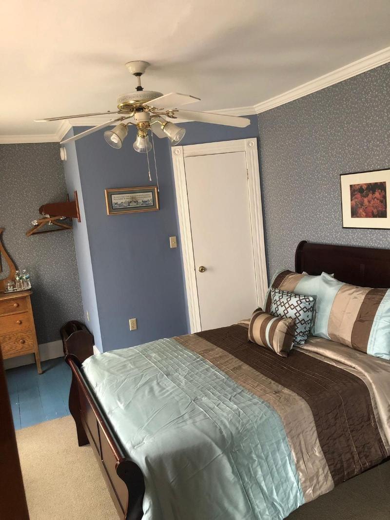 Reynolds House Inn & Motel image