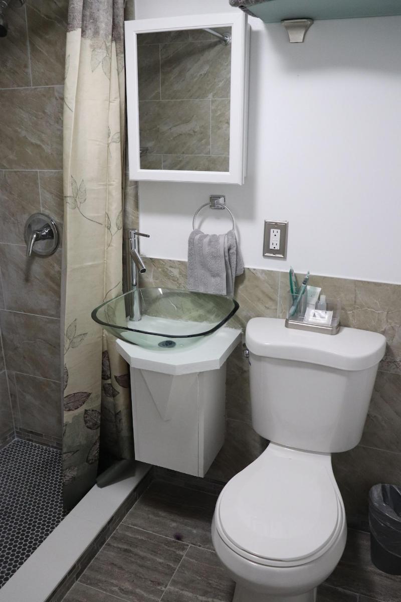 Reynolds House Inn & Motel image