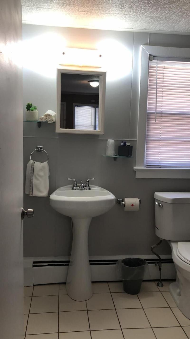 Reynolds House Inn & Motel image