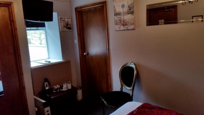 Forresters Hotel And Restaurant image