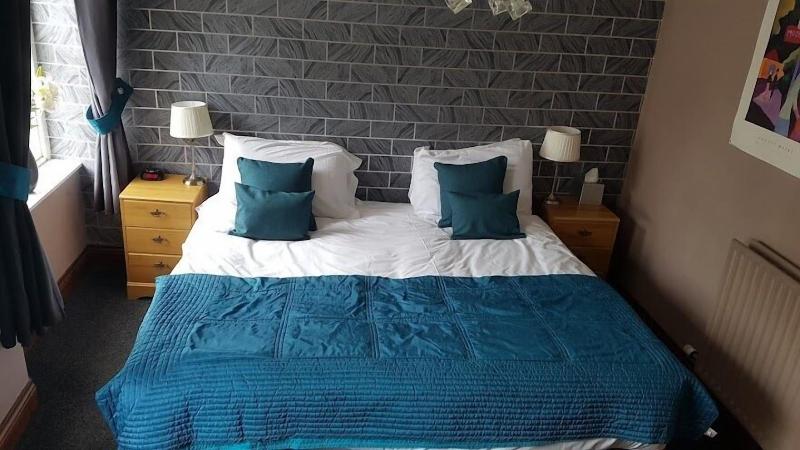 Forresters Hotel And Restaurant image