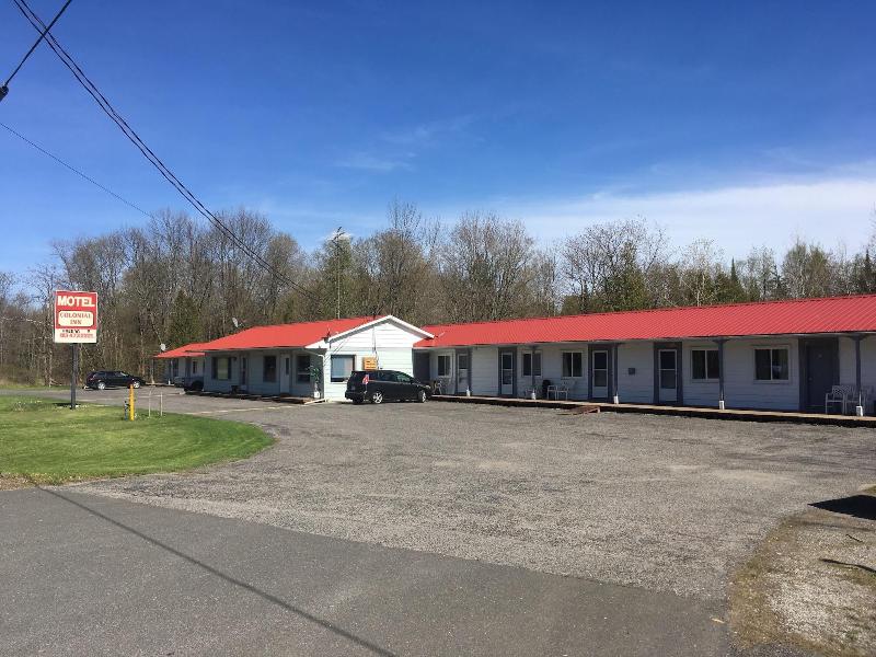 Colonial Inn Motel