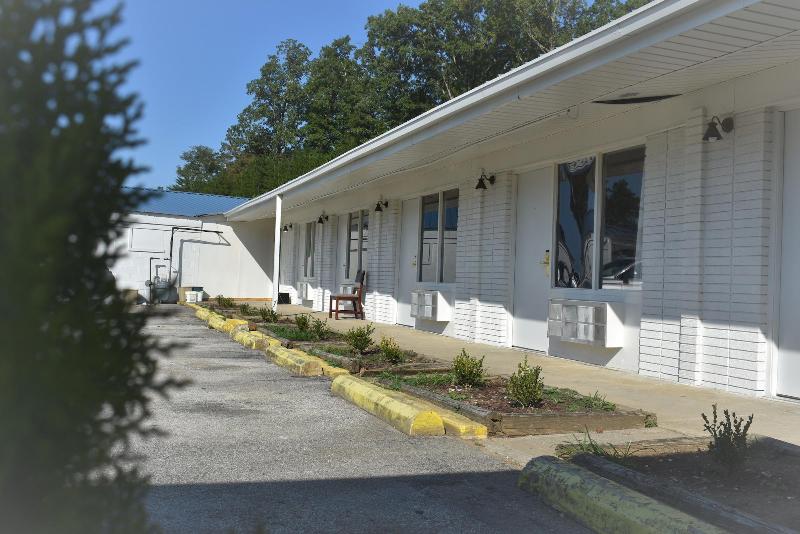Royal Inn image
