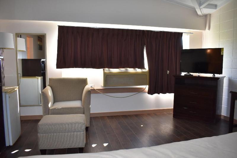 Royal Inn image