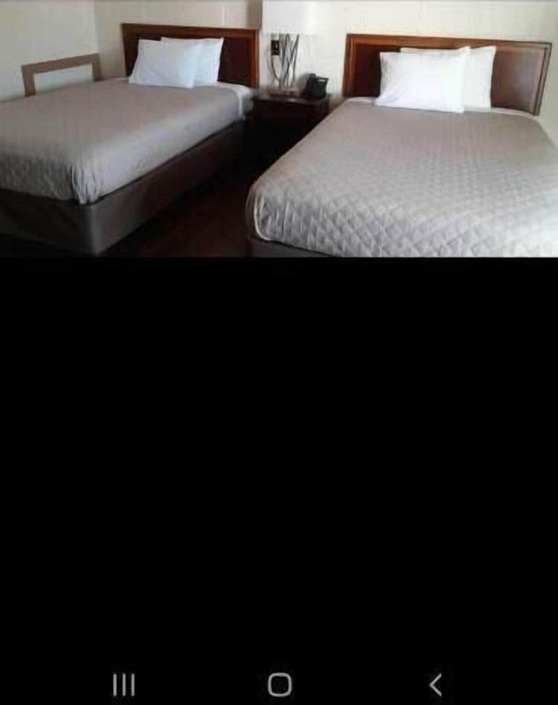 Royal Inn image