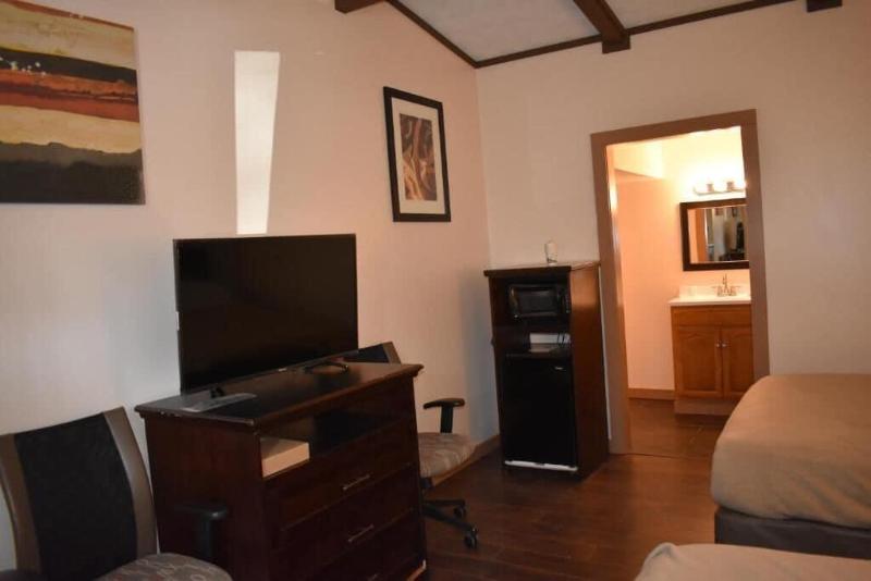 Royal Inn image