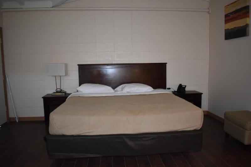 Royal Inn image 3