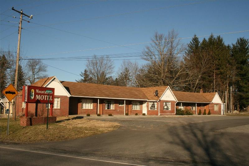 Mountaineer Motel image