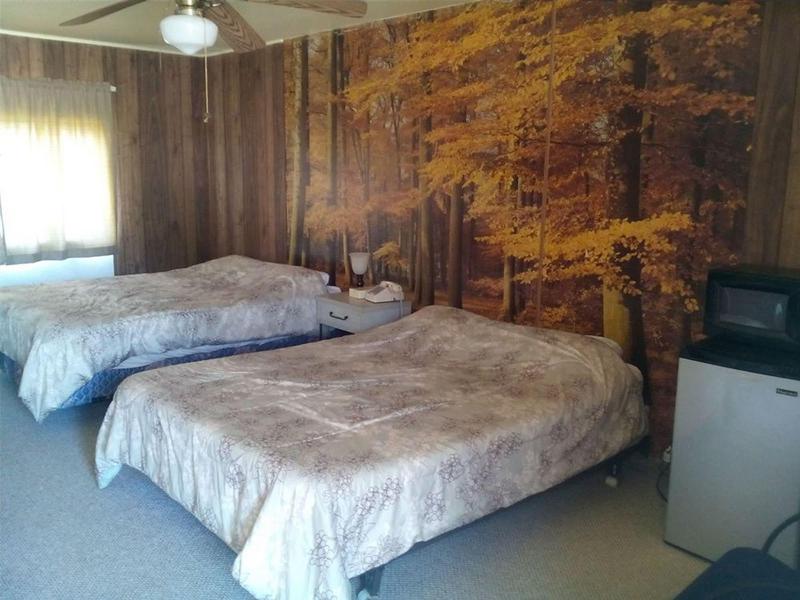 Mountaineer Motel image 1