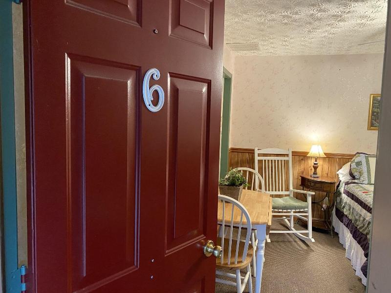 The Cascades Inn image