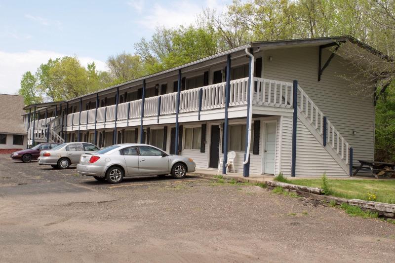 St. Croix Suites – St. Croix Falls image