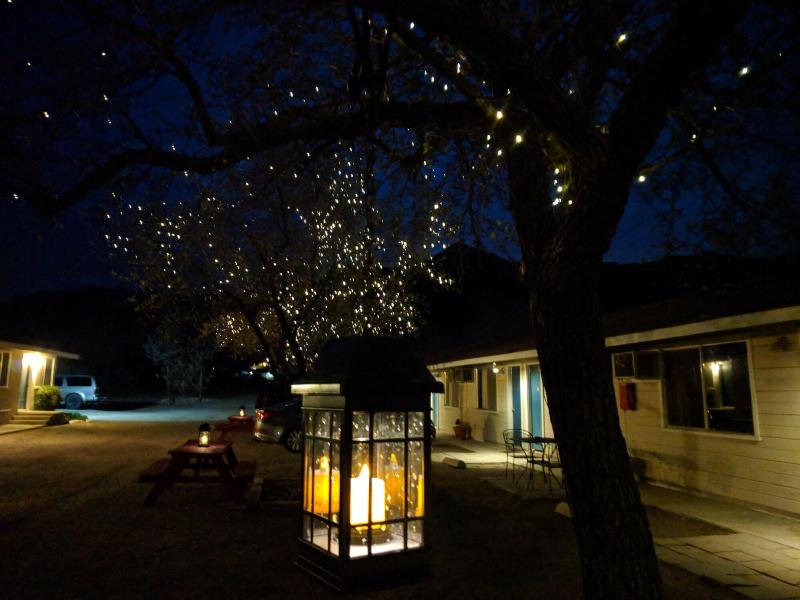 Lakeview Motel image