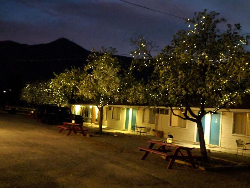 Lakeview Motel image