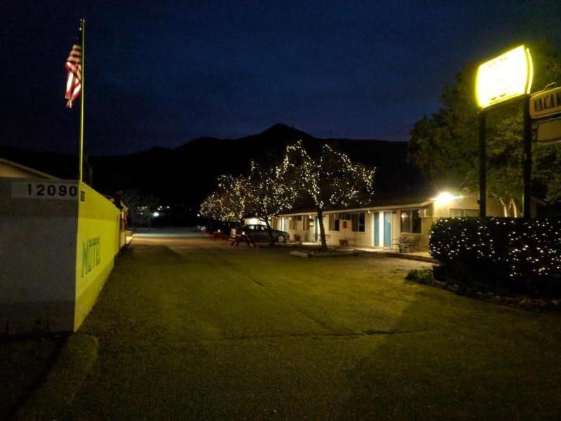 Lakeview Motel image