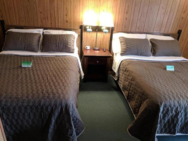 Lakeview Motel image