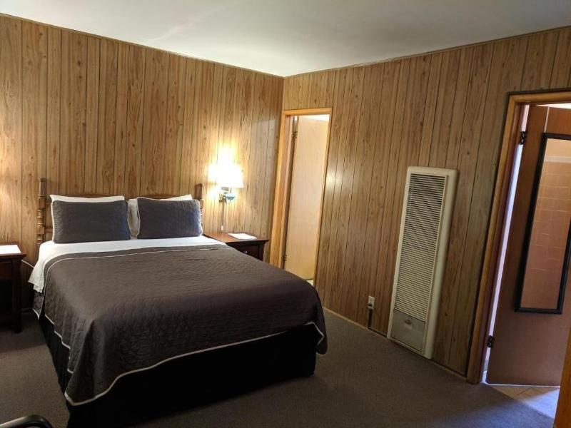 Lakeview Motel image 5